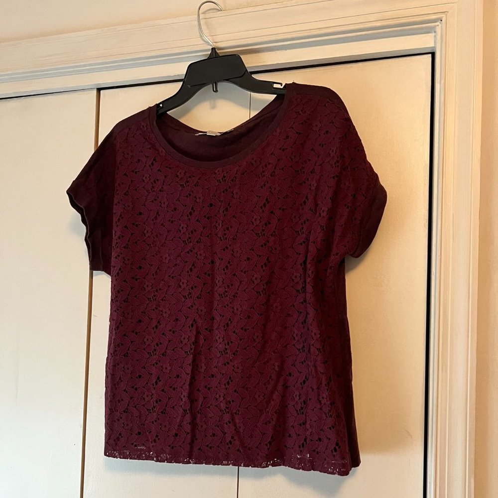 Ann Taylor LOFT Burgundy Lace Front Short Sleeve Tee Shirt - Medium